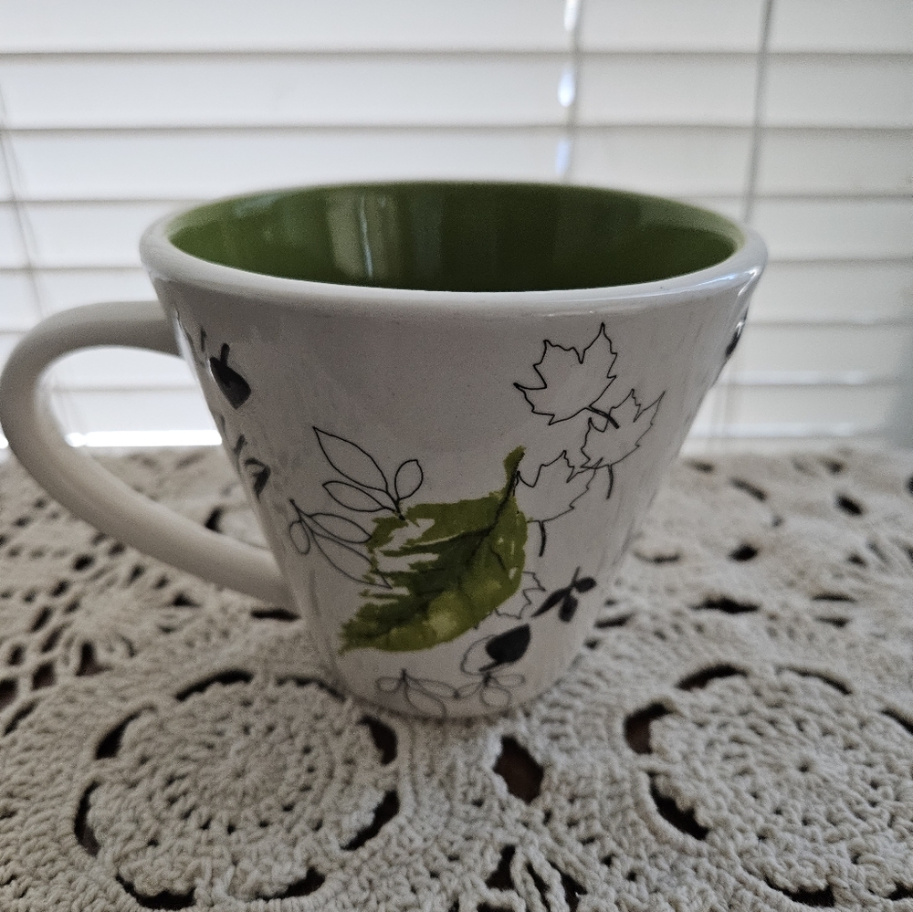 Starbucks Green Leaf White, Black Tea 10oz Cup, Mug, 3.5"H